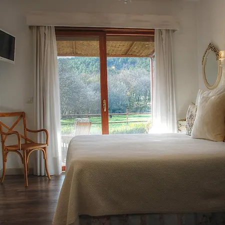 La Ermita De Llanos * アレーナス・デ・サン・ペドロ