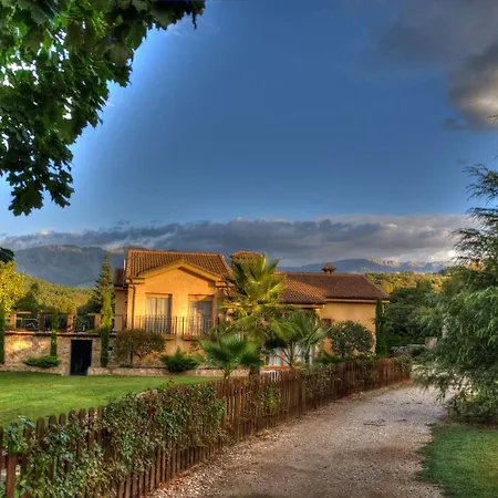 La Ermita De Llanos * アレーナス・デ・サン・ペドロ